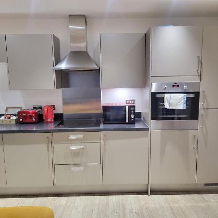 Garland Apartment, Greenhithe 3 Дартфорд Екстериор снимка