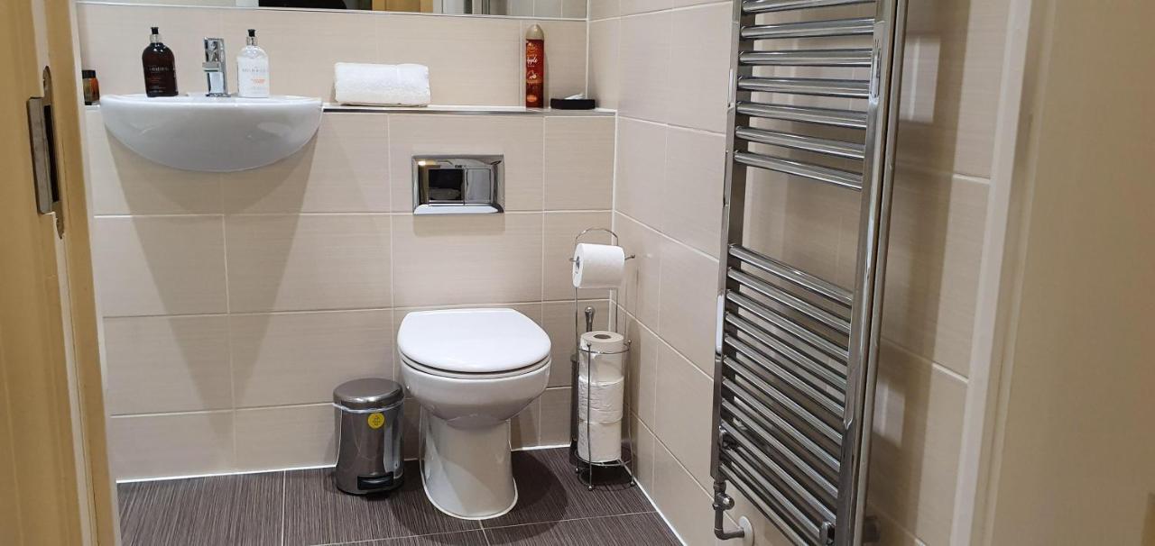 Garland Apartment, Greenhithe 3 Дартфорд Екстериор снимка